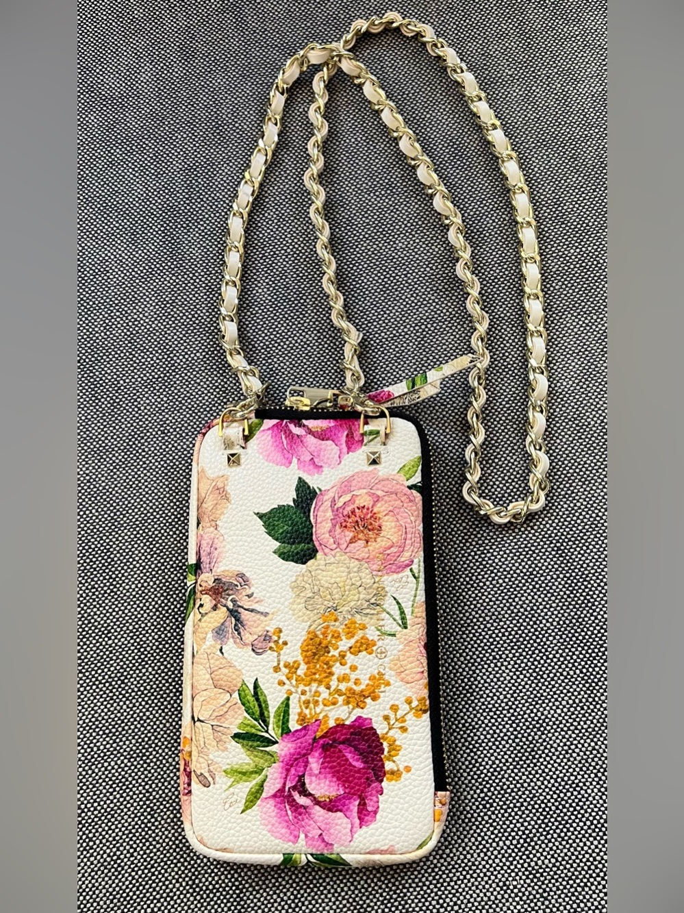 Bandolier Expanded Pouch - Picture 2 of 4